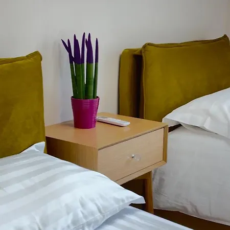 Eja 3 Apartment *