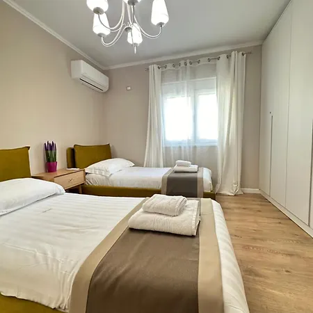 Eja 3 Apartment