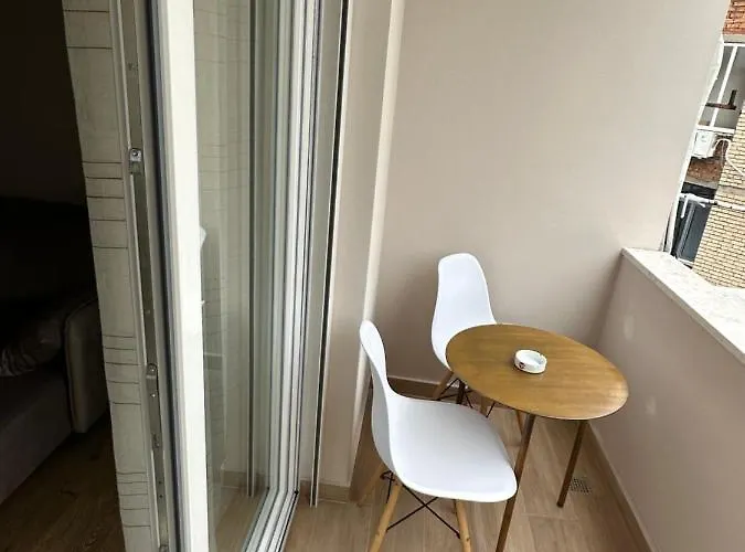 Eja 3 Apartment *