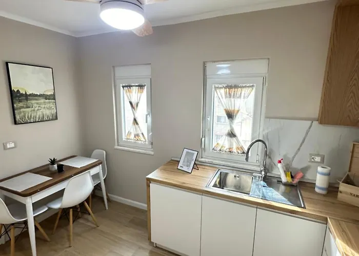Apartment Eja 3 *